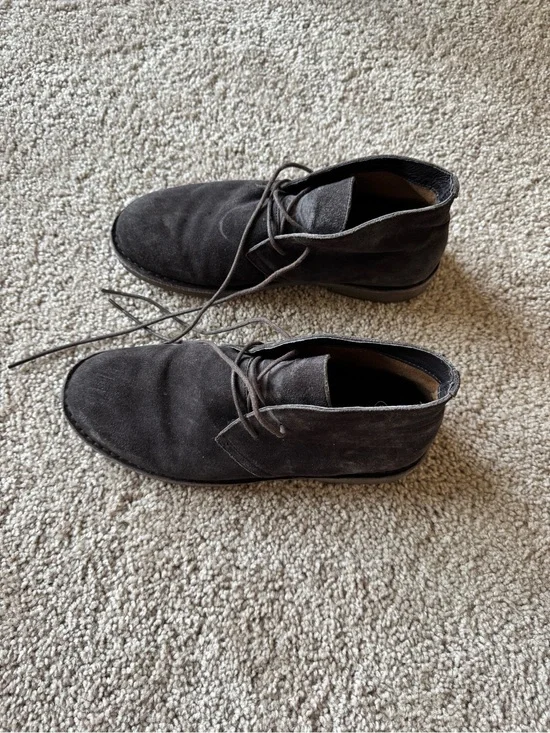 Men's  Suede Chukka Boots - Classic Lace-Up