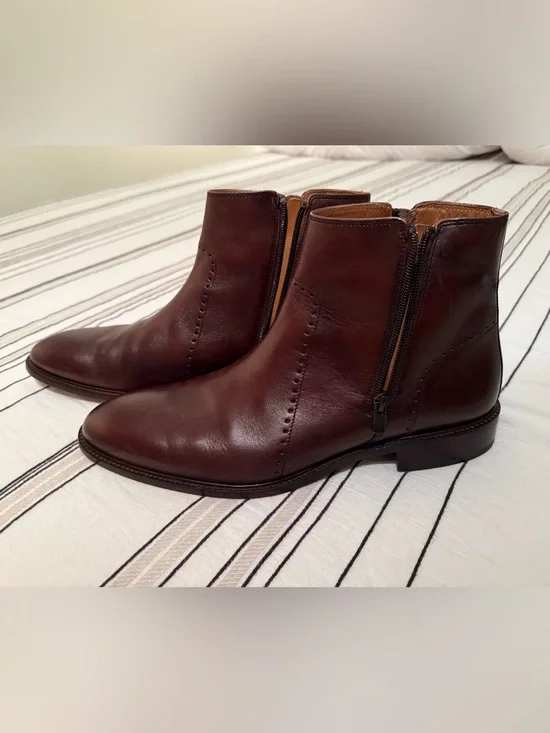 Johnston & Murphy Brown Leather Chukka Boots