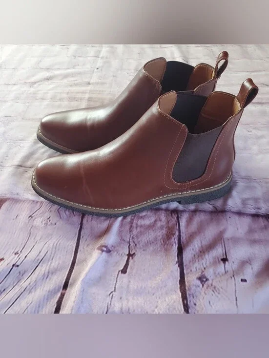 DEER STAGS  Rockland Round Toe Chelsea Boots In Redwood Slip-on Office Career 6M