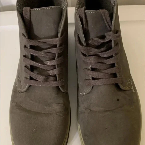 Carbon Men's‎ Sz 11 Gray Chukka Boots faux suede