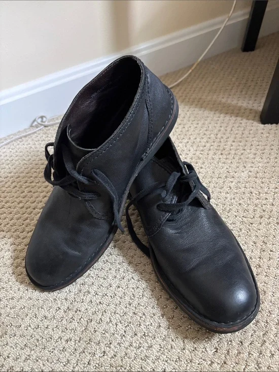 John Varvatos Black Leather Chukka Lace-Up Boots