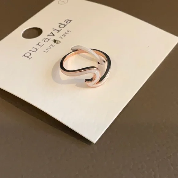 Puravida 🐚 rose gold white wave ring