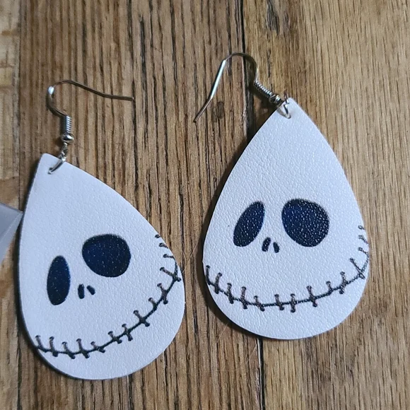 ❤️10/$20 New nightmare before Christmas Halloween earrings