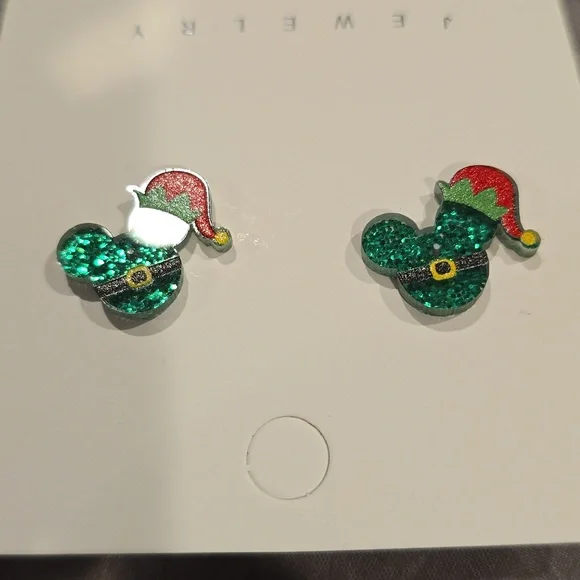 ❤️10/$13 new Christmas earrings
