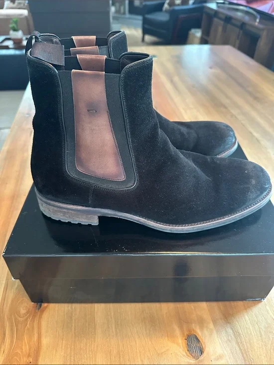 Magnanni Black Suede Chukka Boots with Brown Pull Tabs