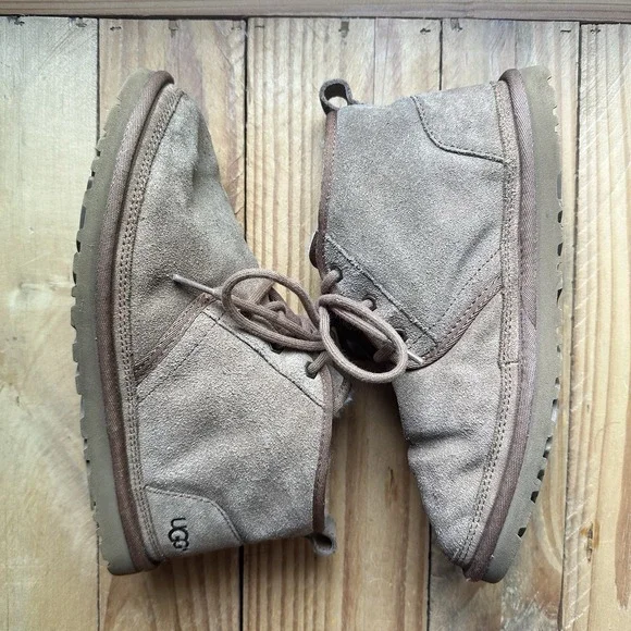 UGG Australia 3236 Chukka Neumel Men's Suede Boots Size 7 Chestnut Brown Tan