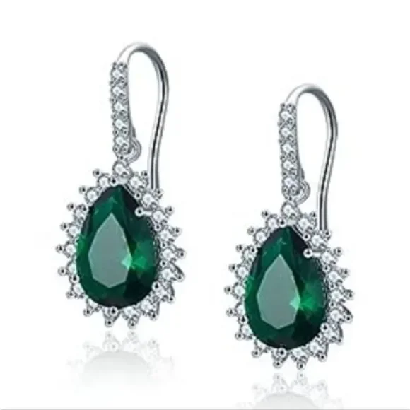 🔥NWOT Green Faux Emerald & Cubic Zirconia Teardrop Dangling Earrings