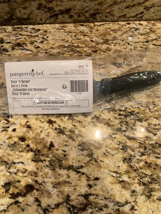 IKEA / Pampered Chef Black Slice 'N Serve Knife