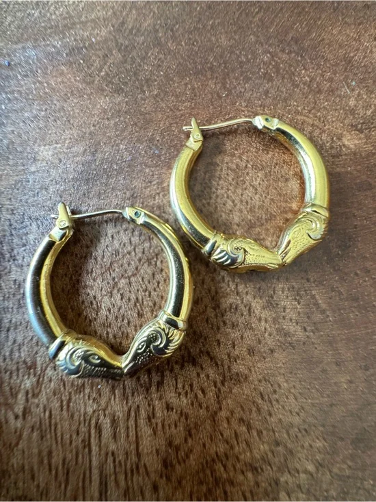 Vintage Gold Tone Aries Rams Head Hoop Earrings Signed Monet Hollow
