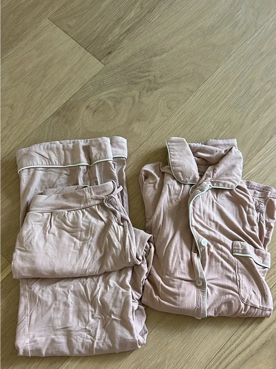 Soft Pink Women's Pajama Set - Classic Button-Up Top & Pants