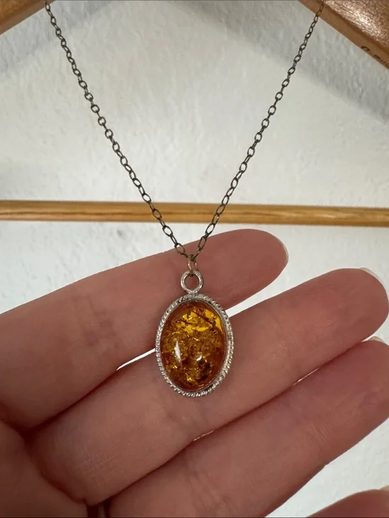 Amber Style Necklace