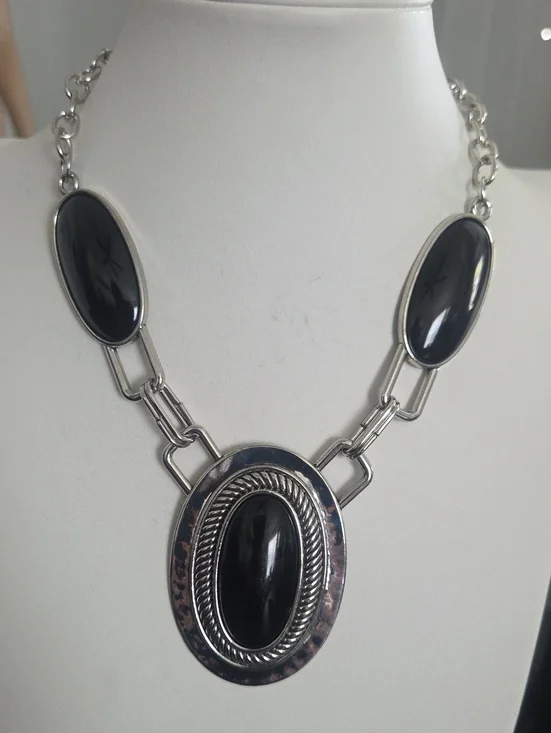 Paparazzi Black Pemdent Necklace NWT