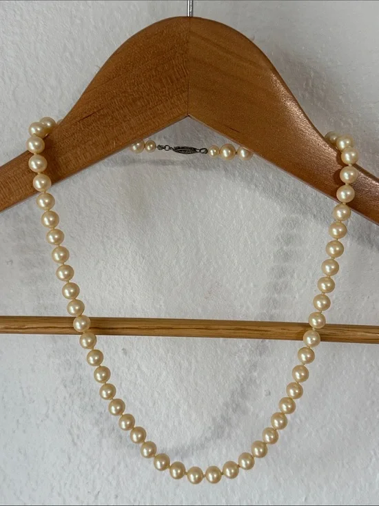 Classic Pearl Necklace