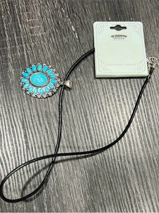 IC COLLECTION Bright Turquoise Floral Pendant Necklace