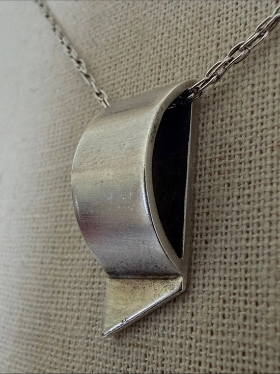 Sleek Silver Curved Pendant Necklace - Women's Jewelry