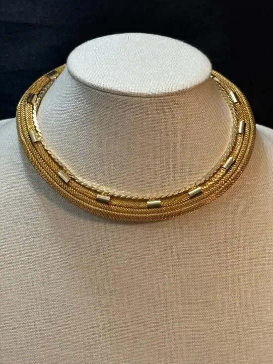 Vintage Gold Tone Mesh Necklace and Pedant 70g