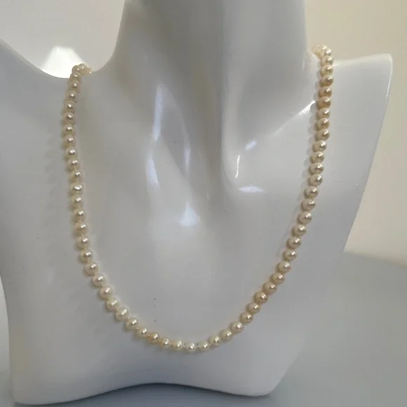 Classic 925 silver Pearl Necklace