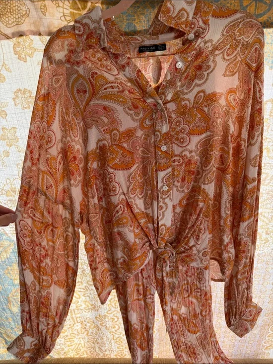 NASTY GAL Orange Paisley Tie-Front Blouse and pants set Beachy