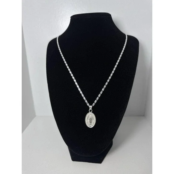 Cadena tejido Valentino Con Dije De Medalla Milagrosa Plata 925 - 22 Inch