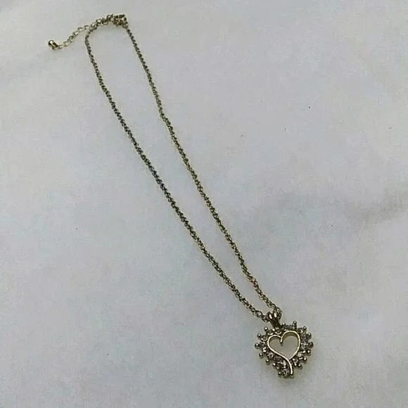 Goldtone rhinestone‎ heart necklace