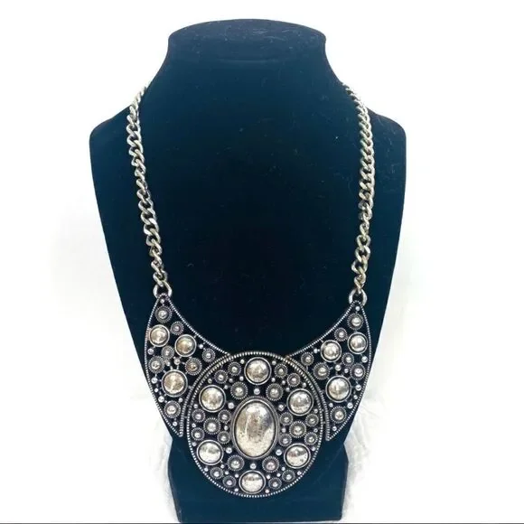 ‎Silver Plated Statement Necklace