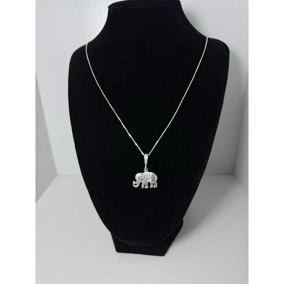 Cadena Finita Con Dije De Elefante De Plata 925 - 24 Inch