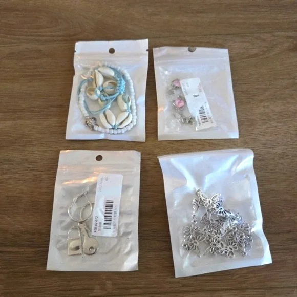 Fashion Jewelry Silver Tone Set of 4 in Package‎ NEW