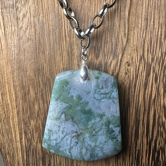 Green Moss Agate Pendant Necklace on Rolo Chain