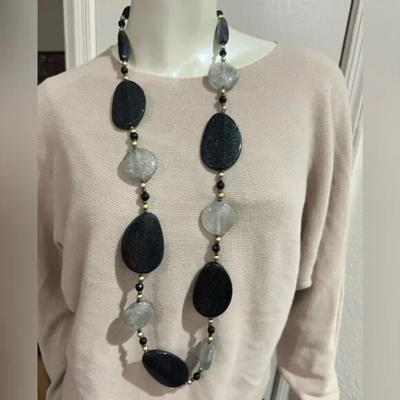 Chic Black and Silver Beaded Necklace