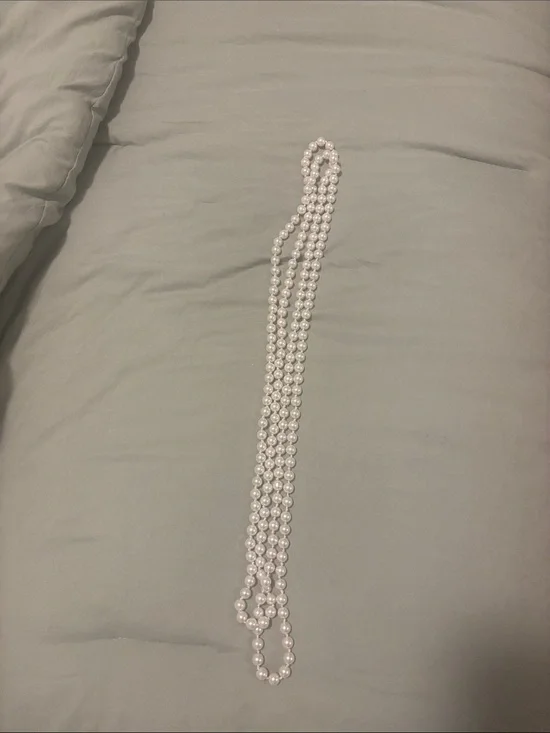 Classic White Pearl Strand Necklace - Elegant Women's Accessory