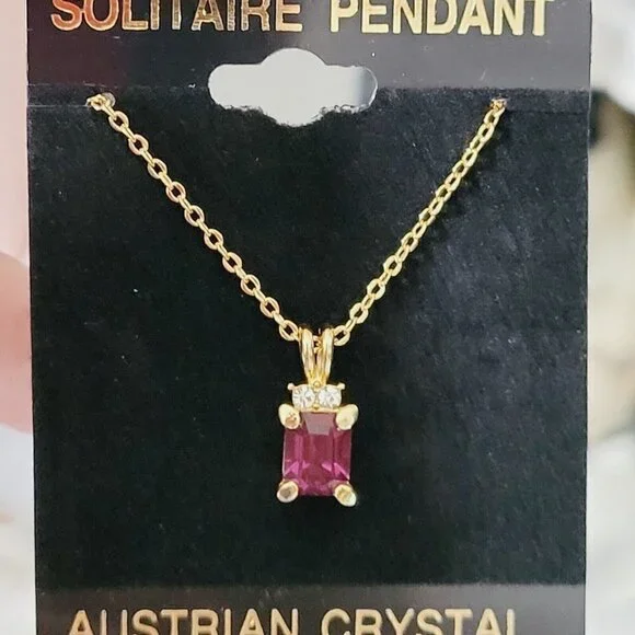 Purple Austrian Crystal Solitare Pendant Necklace Emerald Cut Gold Tone Delicate