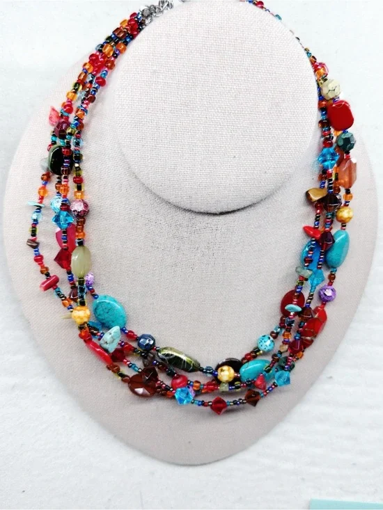 5351mc. Red Seed Bead Necklace