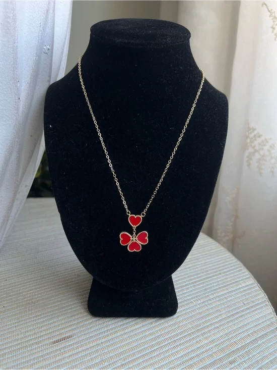 🩷-Gold Chain Necklace with Red Heart Clover dangle Pendant