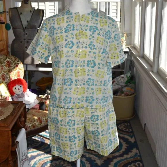 Vintage 60s Floral Cotton Shorts Set Mod Blue Green Daisy 2pc Summer Play Set XS