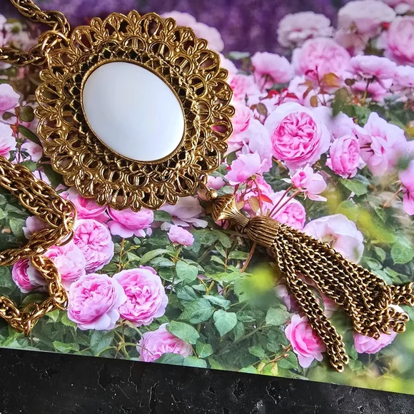 Big! Vintage necklace white glass cabochon tassel gold tone