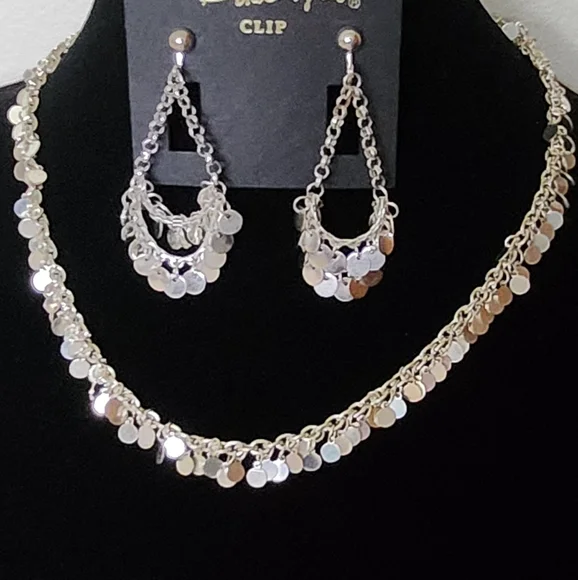 Necklace & Clip on Earrings  Set Silver Tone
