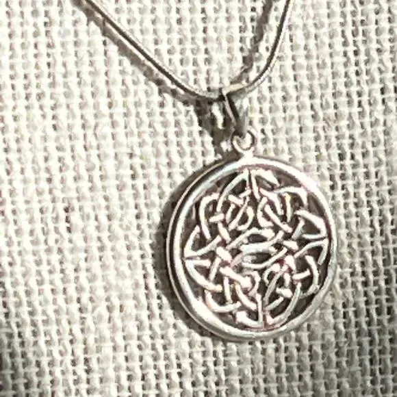 Round CELTIC Design in a Genuine Silver Necklace