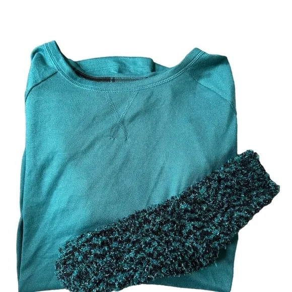Sonoma sleep‎ top and cozy socks NWT size XS