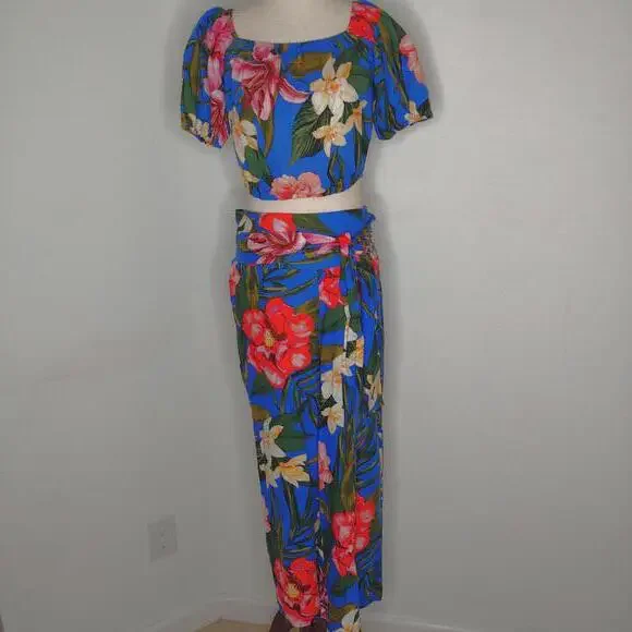 NWT Cupcakes and Cashmere Women's Blue Floral/Blouse and Pants Outfit Size XS