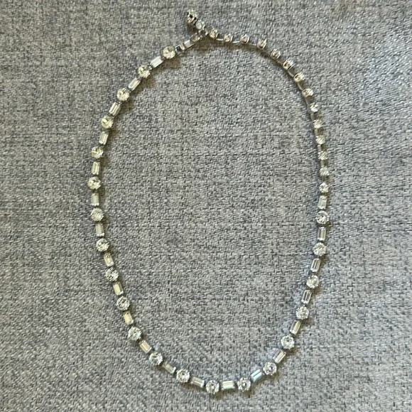 Crystal choker