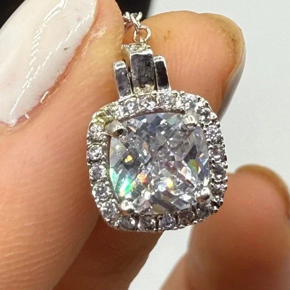 Sparkling‎ Cubic Zirconia Pendant Necklace Silver Toned Chain