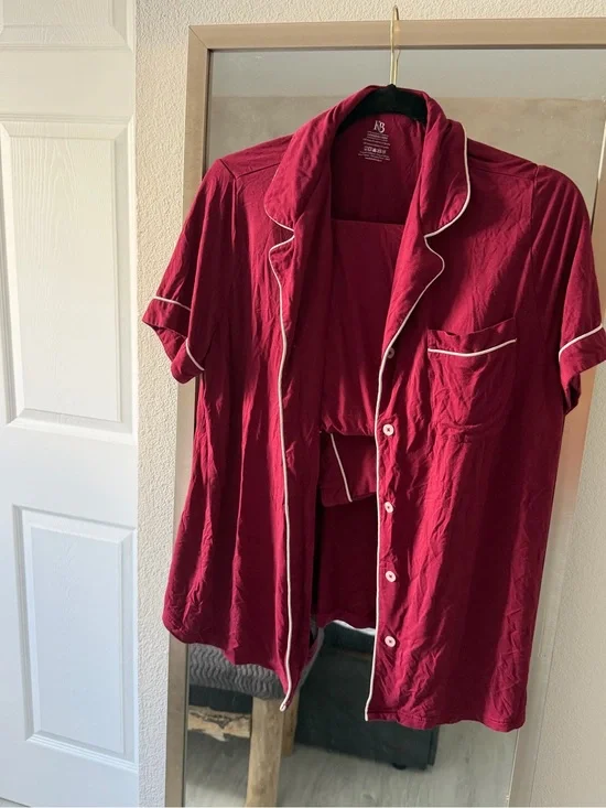 Kindred Bravely Burgundy Short Sleeve Pajama Set with White Piping