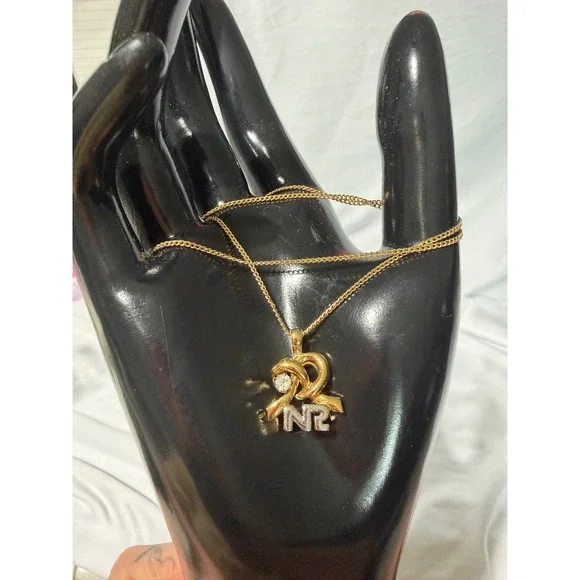 Nina Ricci Necklace Womens OS‎ Gold NR Logo Rhinestone Ribbon Pendant Vintage