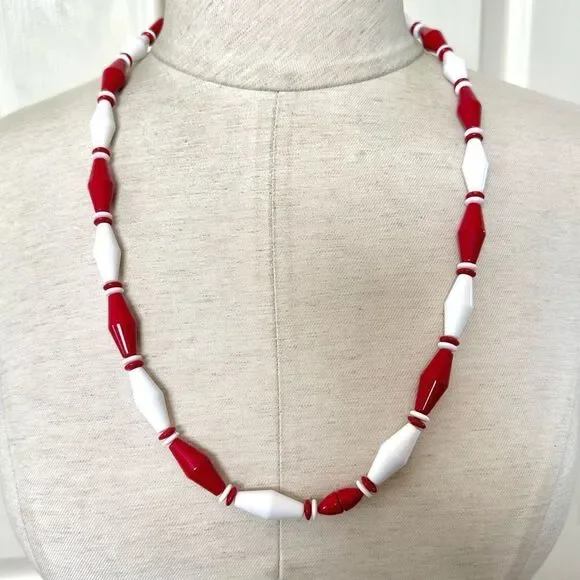 Vintage red and white beaded cocktail necklace