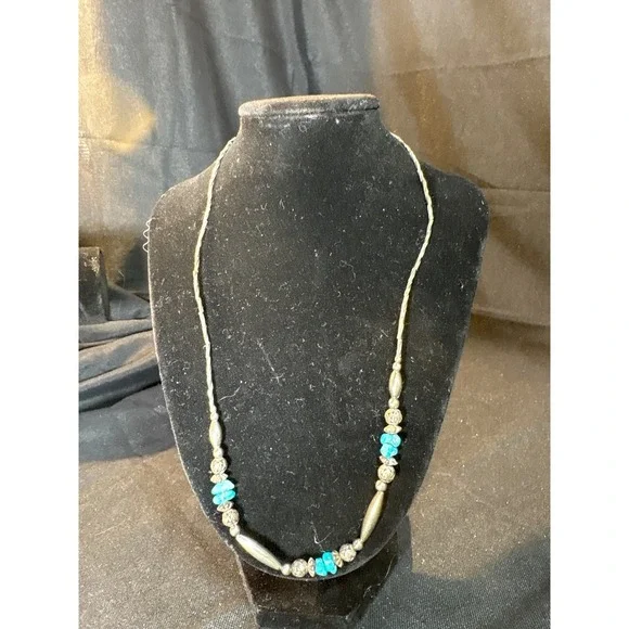 Turquoise Beaded Necklace‎ Silver Tone Metal Beads Southwestern Style Choker
