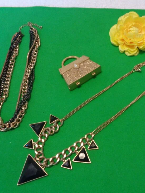 RUSTIC CHAIN NECKLACES & FAUX METAL TINY PURSE DECOR LOT