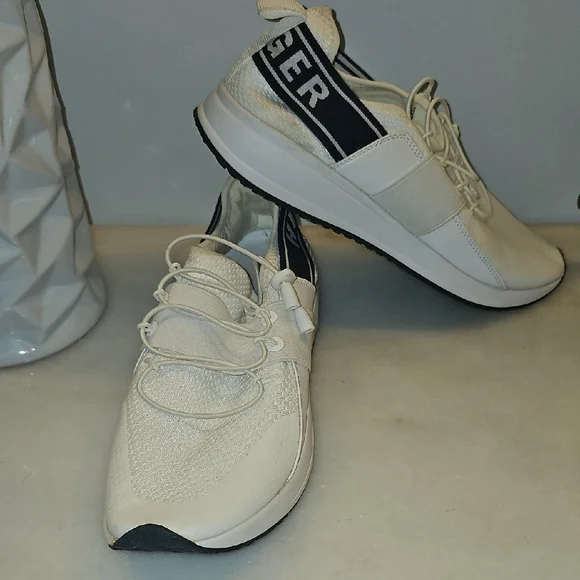 NWT Tommy Hilfiger Sneakers White Navy No Tie Tennis Shoe Size 10 Men Slip On