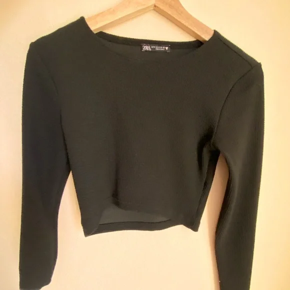 Zara Black Long Sleeve Cropped Ribbed Top