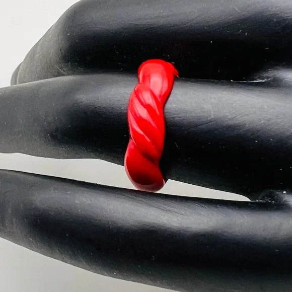 Vintage Red Resin Lucite Twisted Rope Band Ring Women Size 6 Chunky Bold Retro