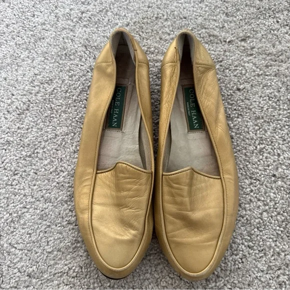 Cole Haan Gold Leather Loafers Size‎ 9B